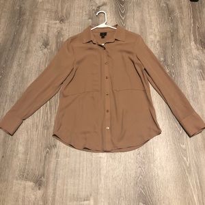 NWOT. Tan Worthington SZ XS blouse